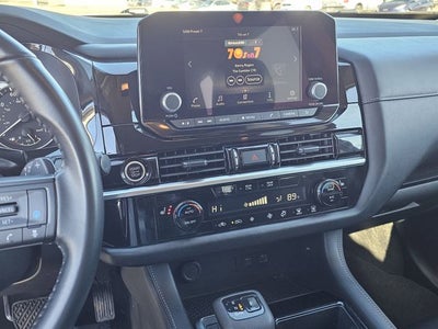 2024 Nissan Pathfinder SV