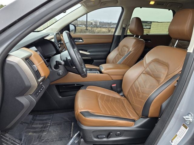 2022 Nissan Pathfinder Platinum