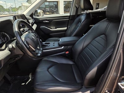2023 Toyota Highlander XLE