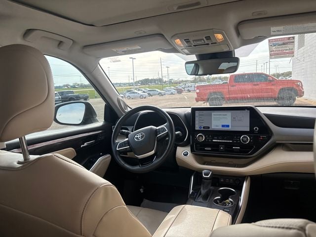 2023 Toyota Highlander L