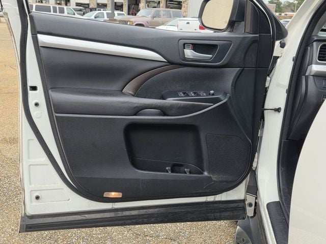 2016 Toyota Highlander XLE V6