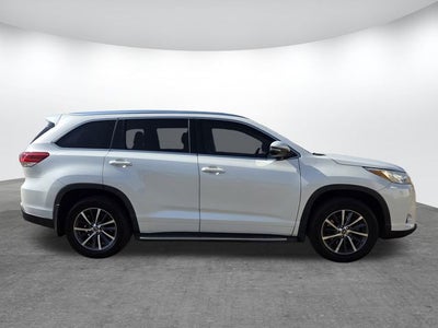 2017 Toyota Highlander Base