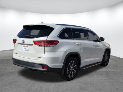 2017 Toyota Highlander Base