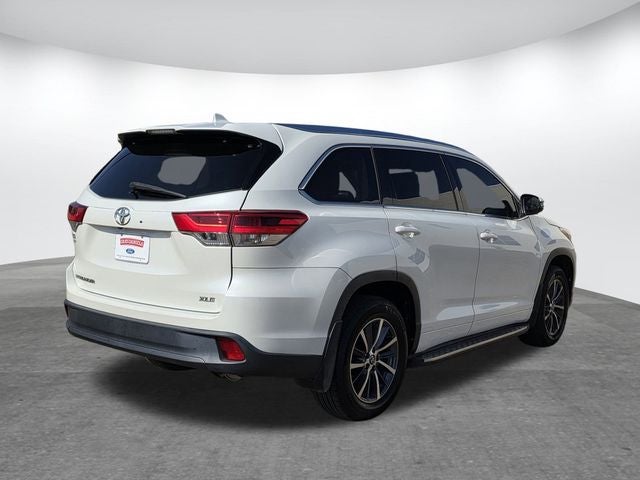 2017 Toyota Highlander Base