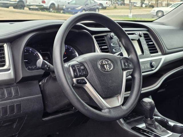 2017 Toyota Highlander LE
