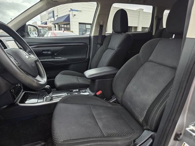 2019 Mitsubishi Outlander ES