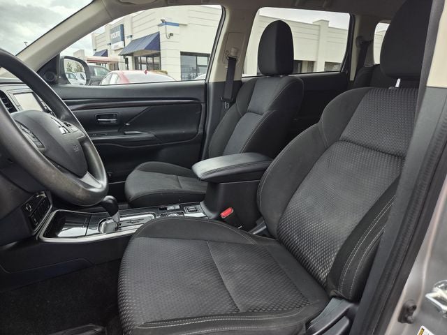 2019 Mitsubishi Outlander ES