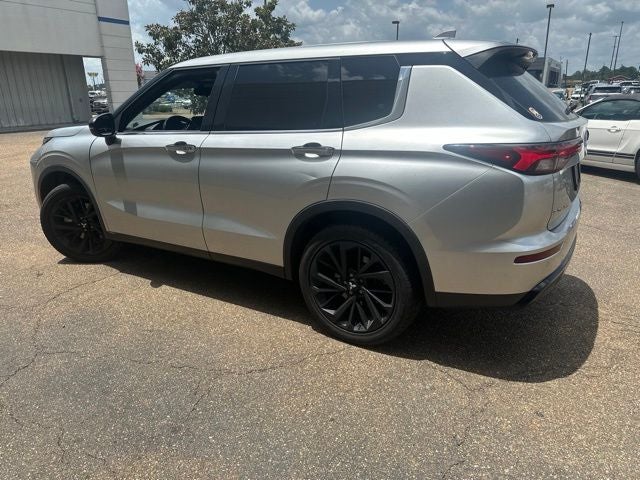 2022 Mitsubishi Outlander Black Edition