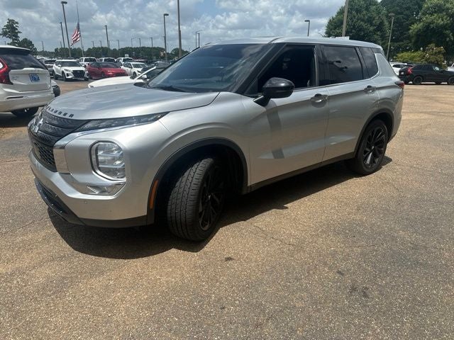 2022 Mitsubishi Outlander Black Edition