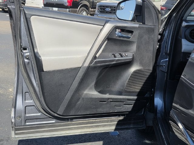 2016 Toyota RAV4 Hybrid XLE