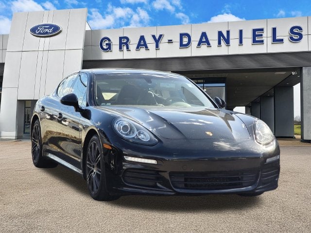 2016 Porsche Panamera 4