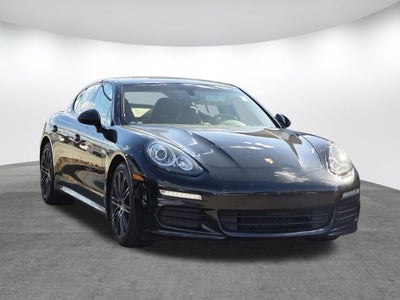 2016 Porsche Panamera 4