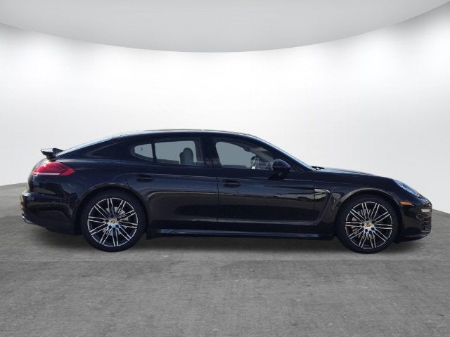 2016 Porsche Panamera 4