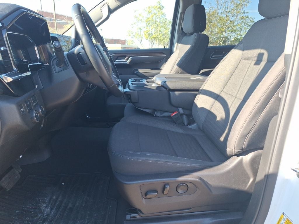 2025 Chevrolet Silverado 1500 LT LT1