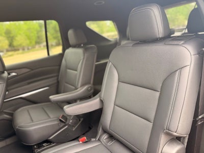 2025 Chevrolet Traverse LT 2LT