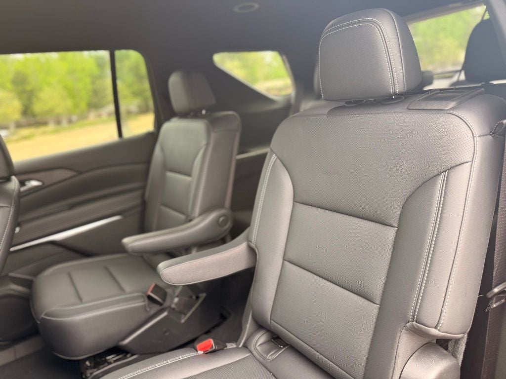 2025 Chevrolet Traverse LT 2LT