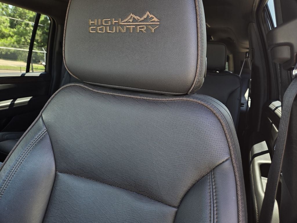 2023 Chevrolet Suburban High Country