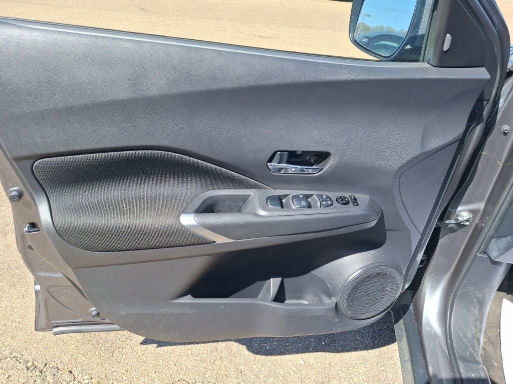 2022 Nissan Kicks SV