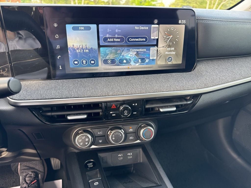 2025 Nissan Kicks SV