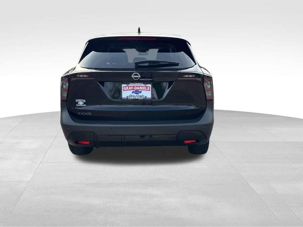 2025 Nissan Kicks SV