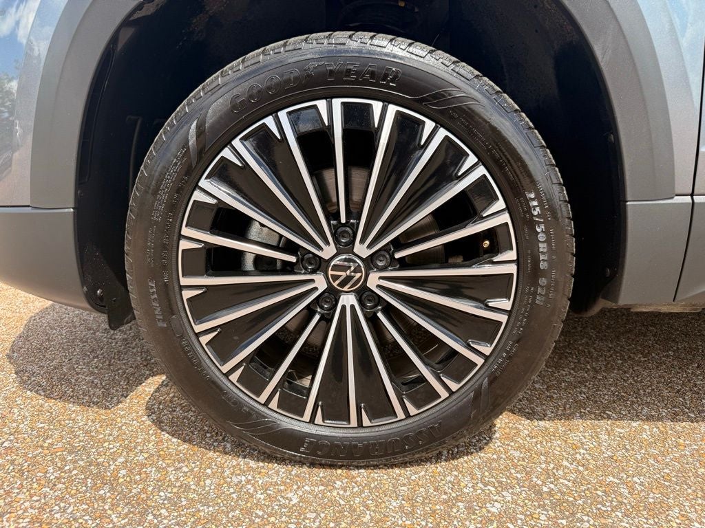 2025 Volkswagen Taos 1.5T SE