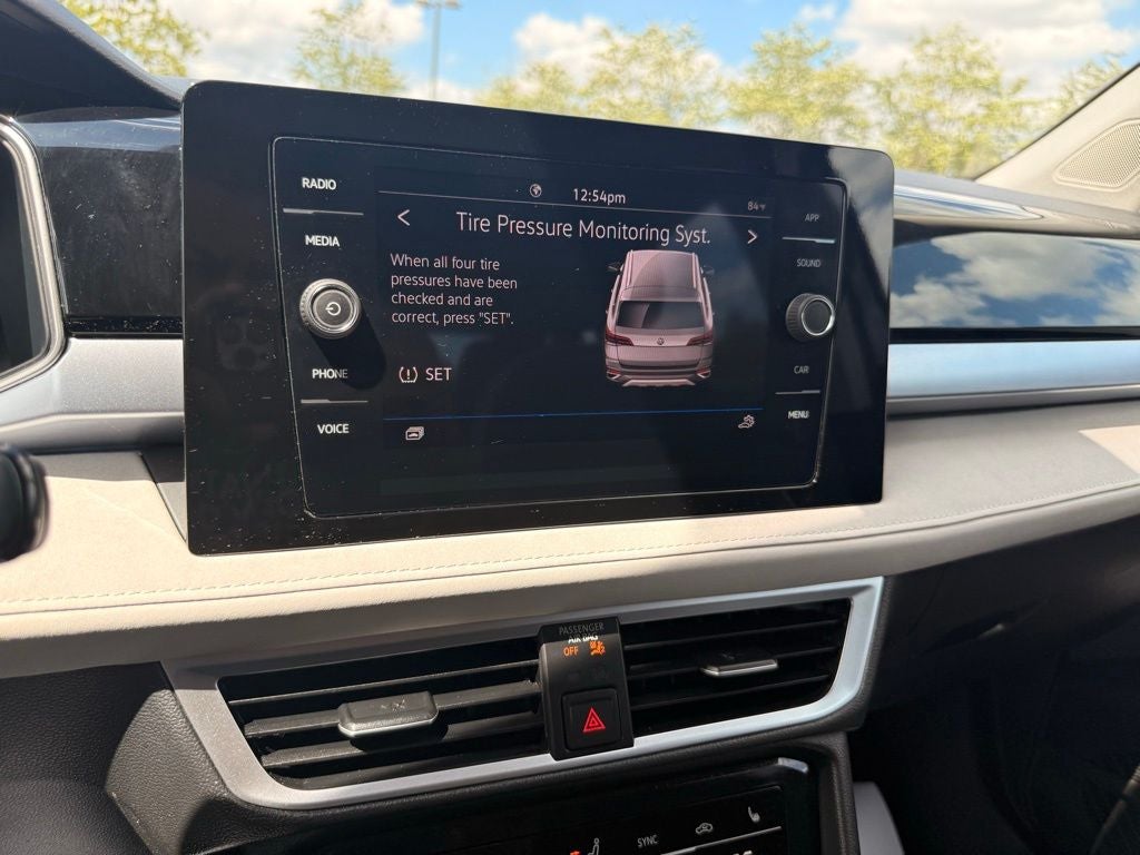 2025 Volkswagen Taos 1.5T SE