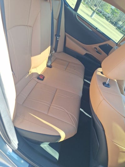 2022 Lexus ES 300h Ultra Luxury