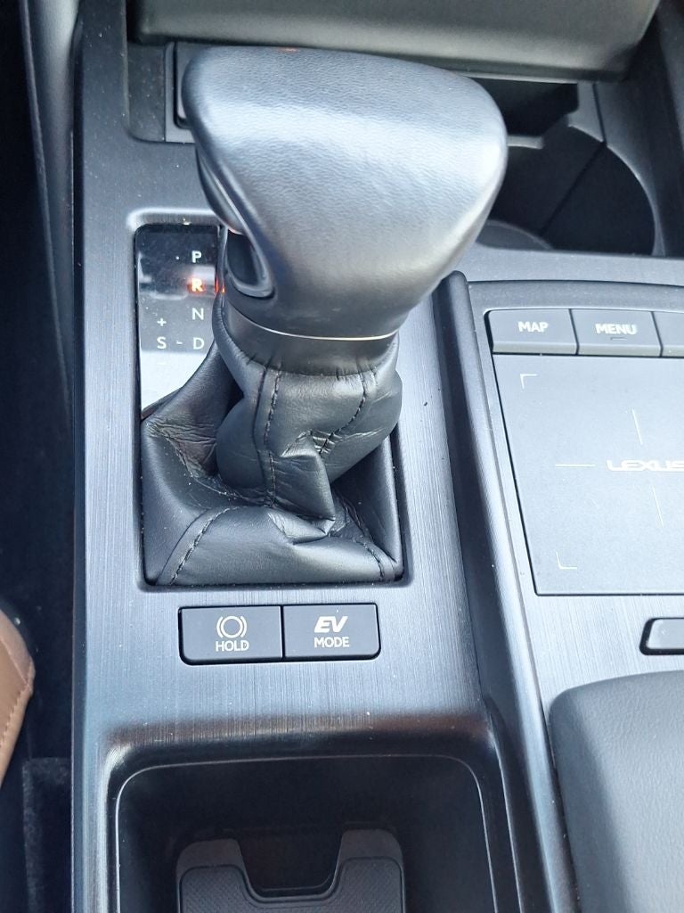 2022 Lexus ES 300h Ultra Luxury