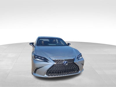 2022 Lexus ES 300h Ultra Luxury