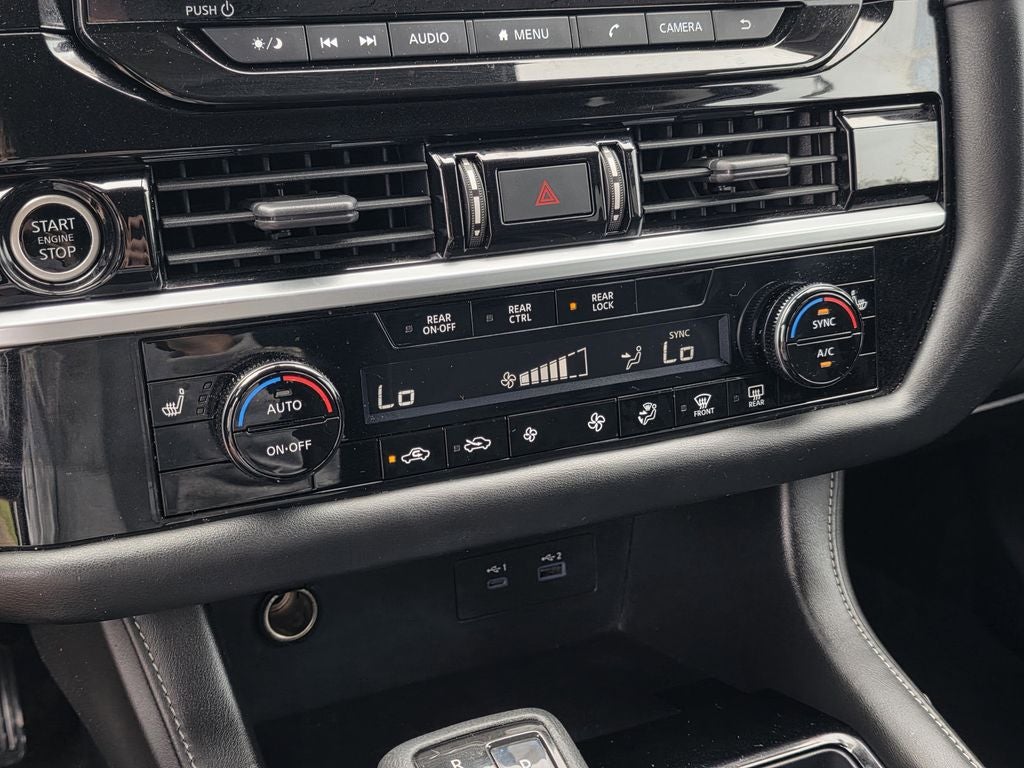 2022 Nissan Pathfinder SV