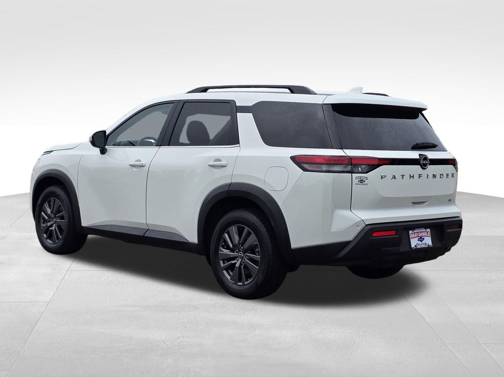 2022 Nissan Pathfinder SV