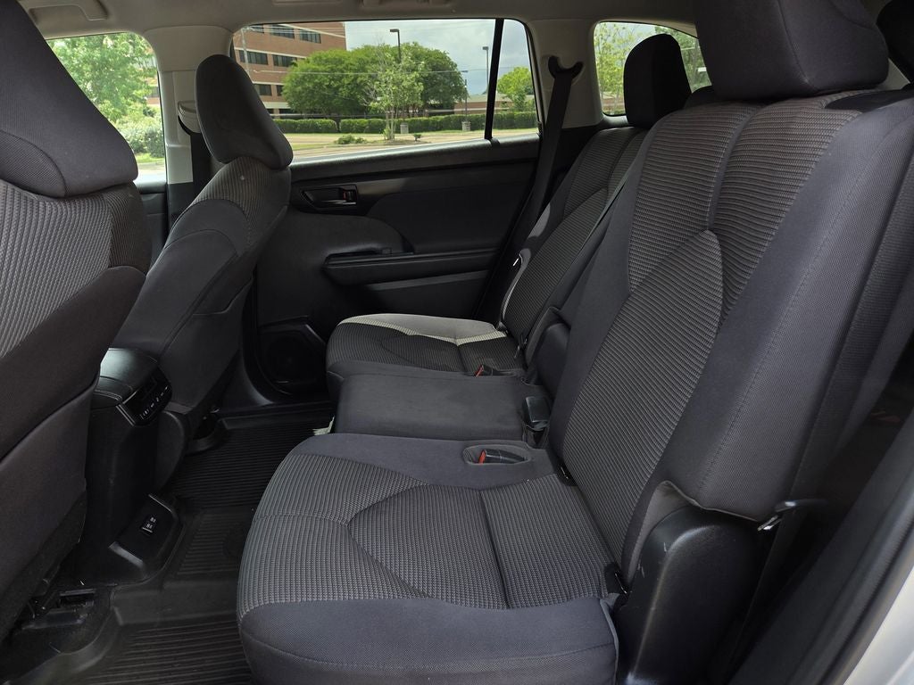 2021 Toyota Highlander LE
