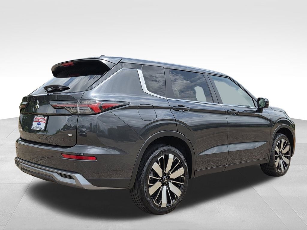 2025 Mitsubishi Outlander SE