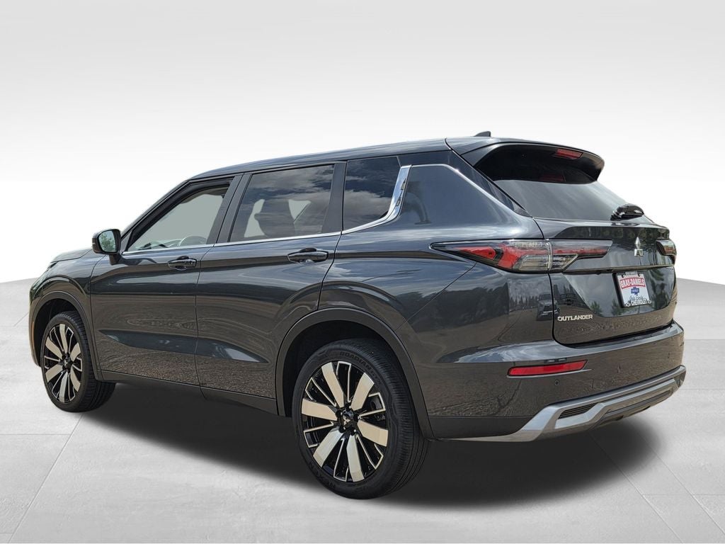 2025 Mitsubishi Outlander SE