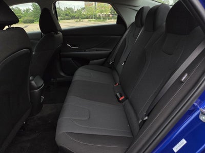 2025 Hyundai Elantra SE SE