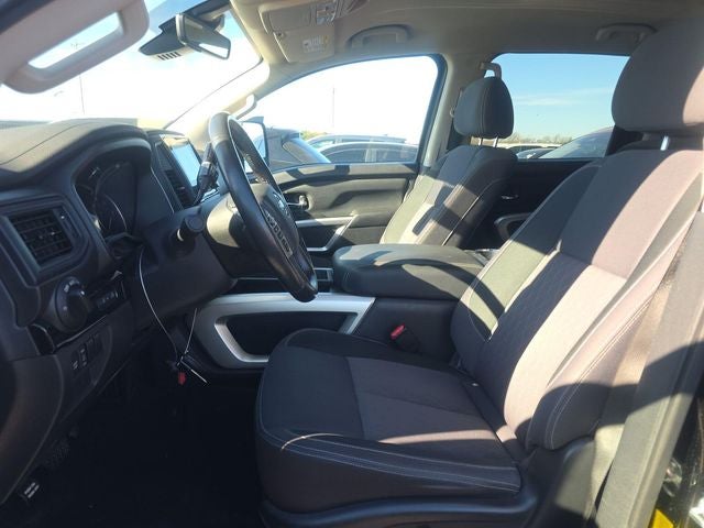 2023 Nissan Titan SV