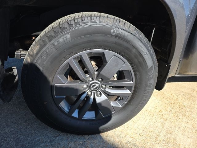 2025 Nissan Frontier SV