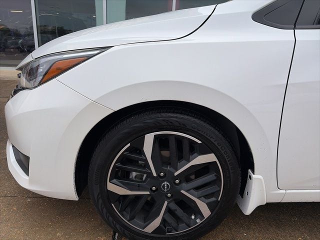 2025 Nissan Versa 1.6 SR