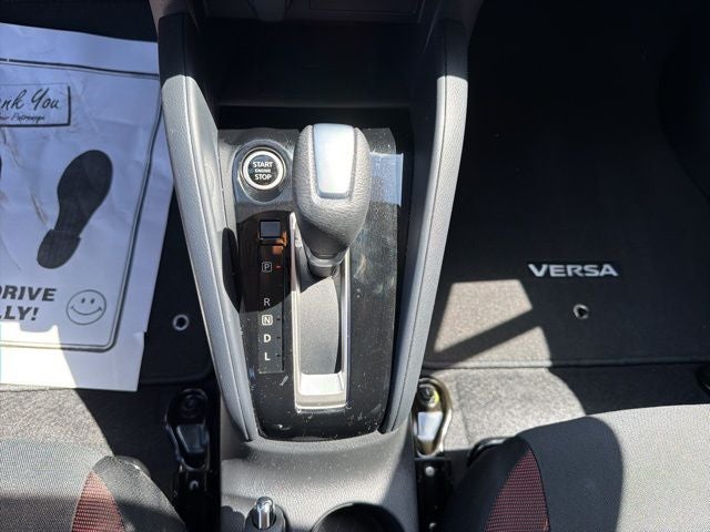 2025 Nissan Versa 1.6 SR