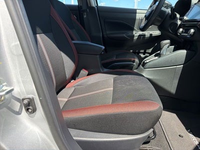 2025 Nissan Versa 1.6 SR