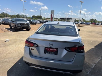 2025 Nissan Versa 1.6 SR