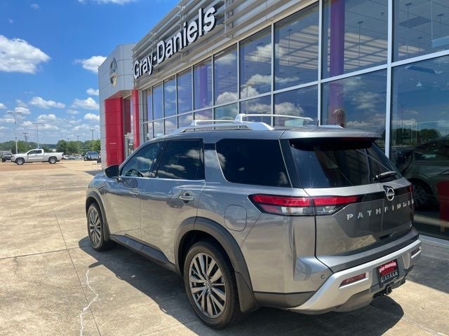 2022 Nissan Pathfinder SL