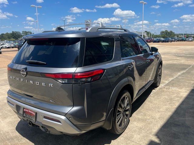 2022 Nissan Pathfinder SL