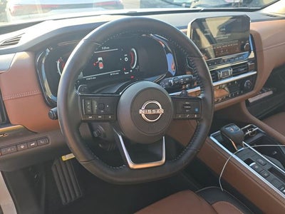 2025 Nissan Pathfinder Platinum