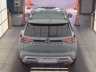 2025 Nissan Pathfinder Platinum