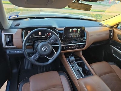 2023 Nissan Pathfinder Platinum