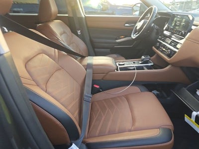 2025 Nissan Pathfinder Platinum