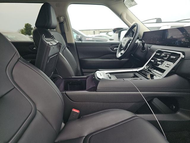 2025 Nissan Armada SV