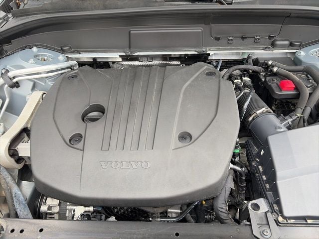 2023 Volvo XC60 B5 Plus Dark Theme