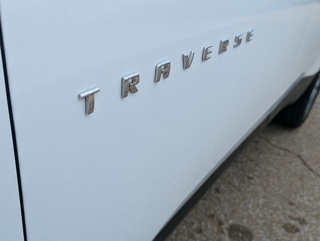 2022 Chevrolet Traverse LT Leather